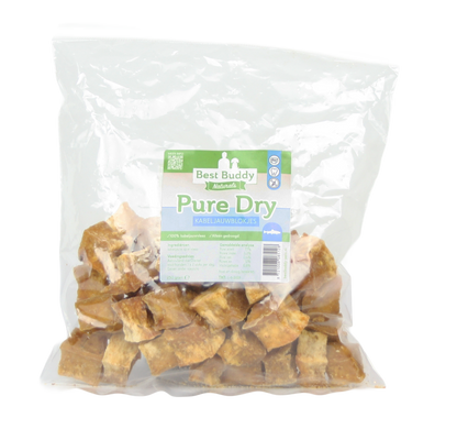 blokjes gedroogd kabeljauwvlees, in transparante verpakking.